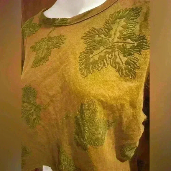 Zara crop tee with velvet leaf pattern MEDIUM - Picture 5 of 5